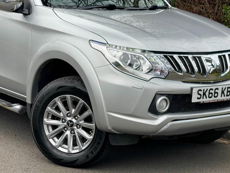 MITSUBISHI L200