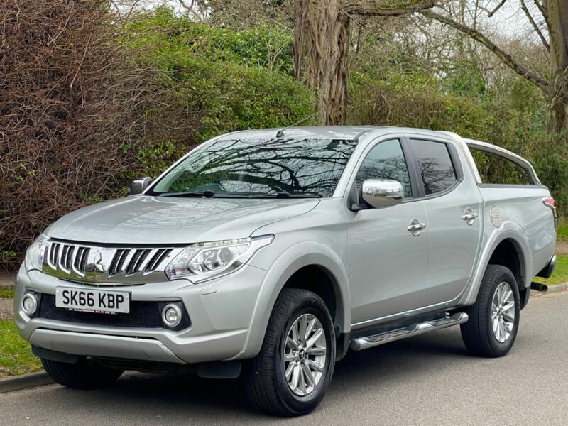 MITSUBISHI L200