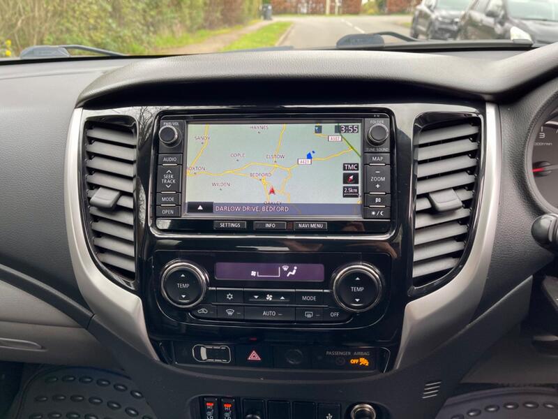 MITSUBISHI L200