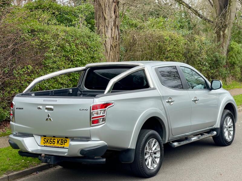 MITSUBISHI L200