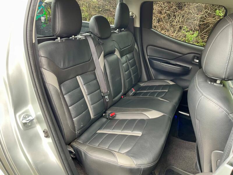 MITSUBISHI L200