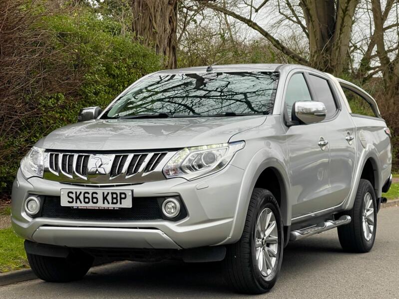 MITSUBISHI L200