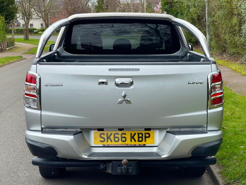 MITSUBISHI L200