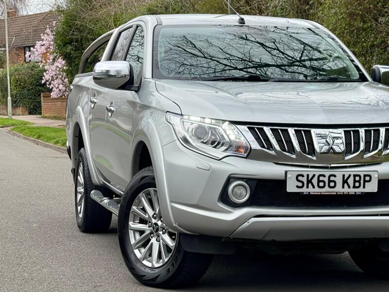 MITSUBISHI L200