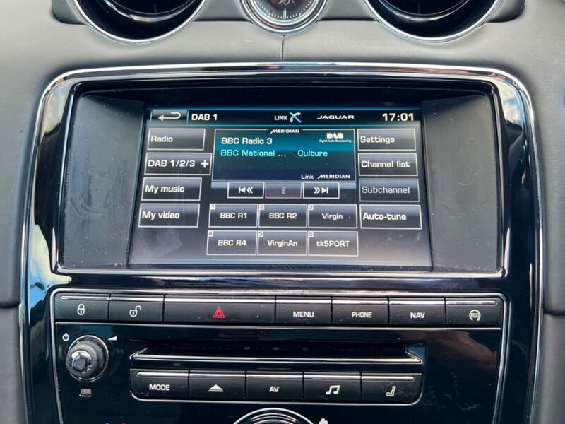 JAGUAR XJ