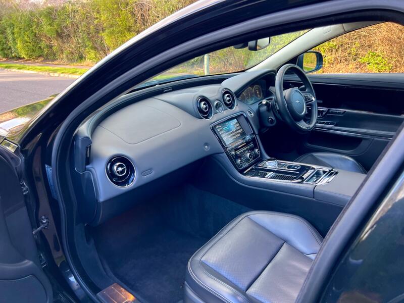 JAGUAR XJ