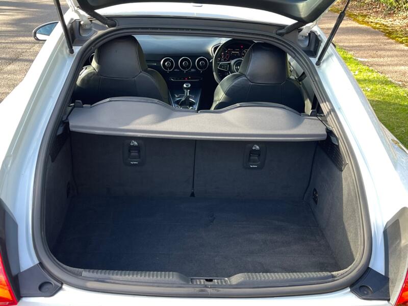 AUDI TT