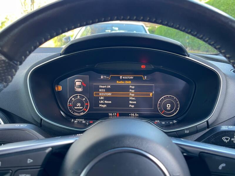 AUDI TT