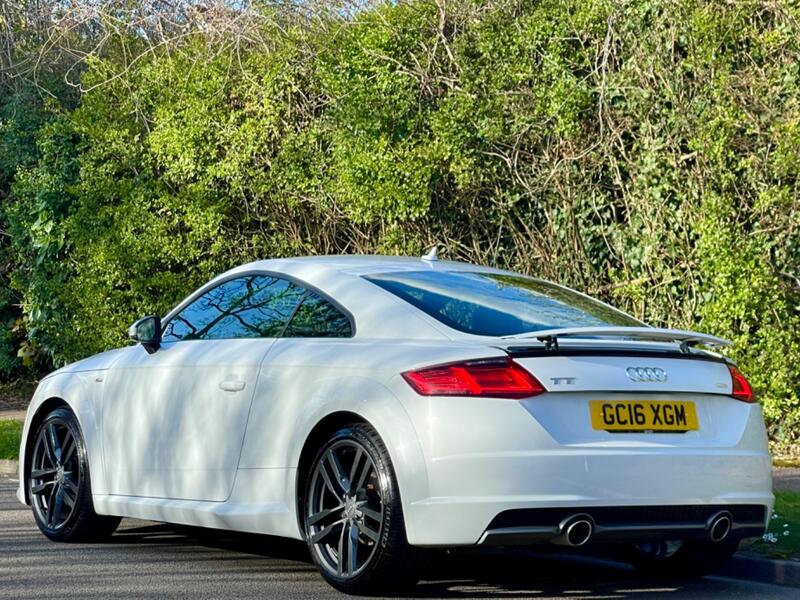 AUDI TT