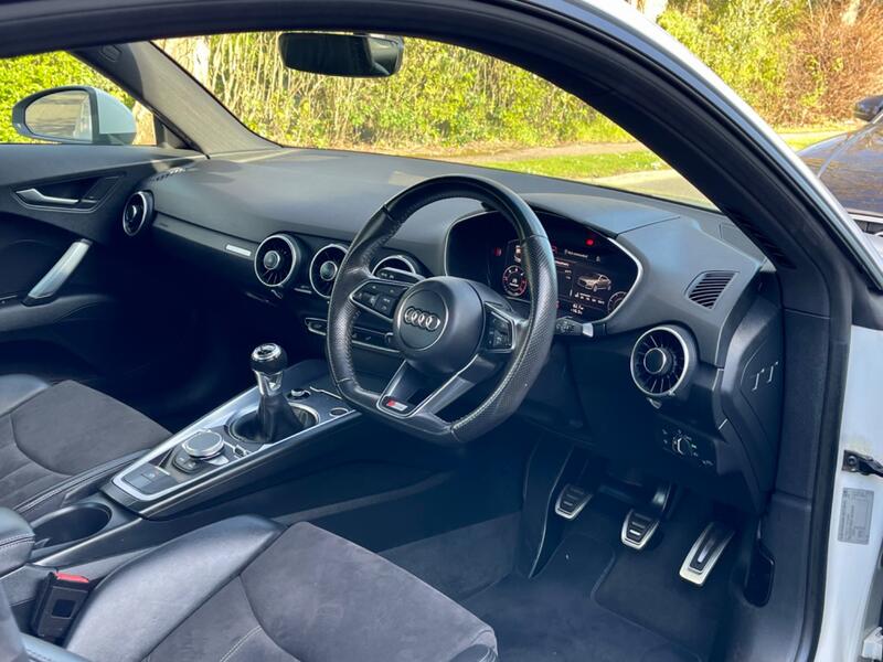 AUDI TT