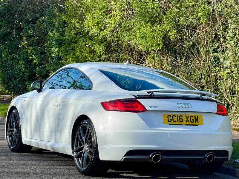 AUDI TT