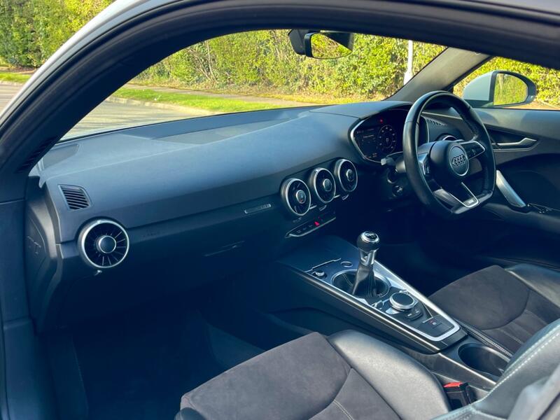 AUDI TT