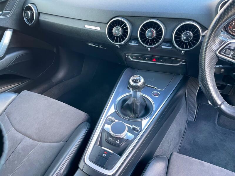 AUDI TT