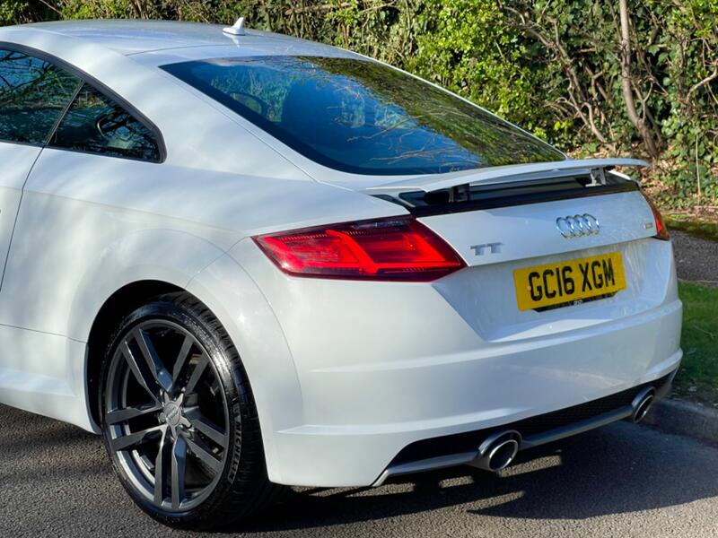 AUDI TT