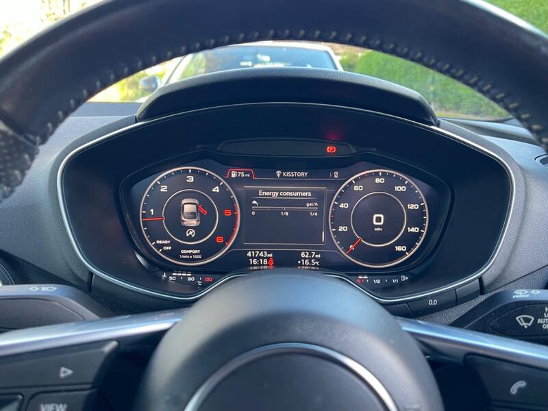AUDI TT