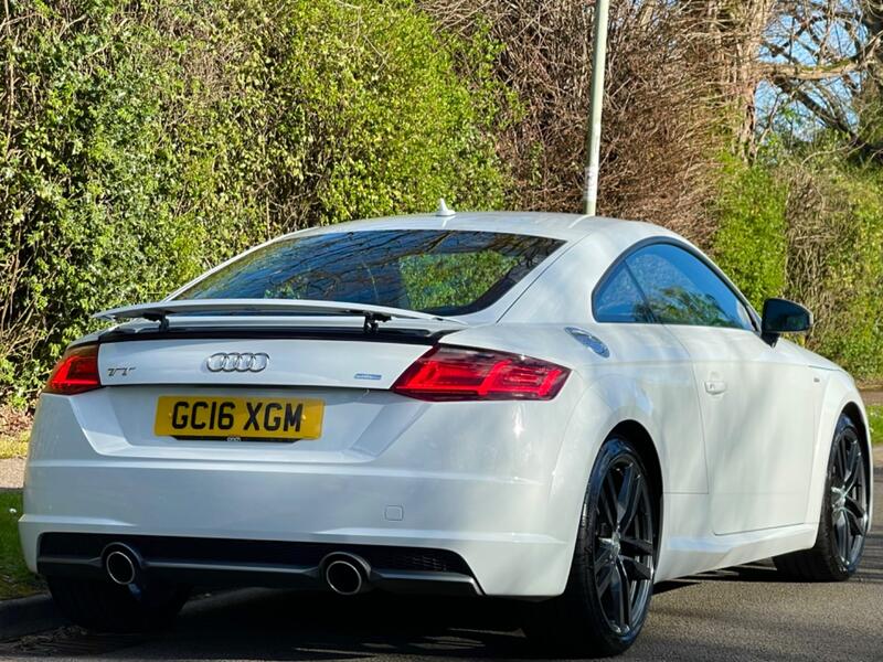 AUDI TT