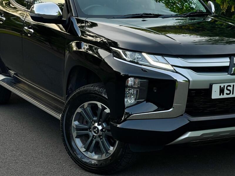 MITSUBISHI L200