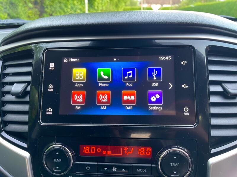 MITSUBISHI L200
