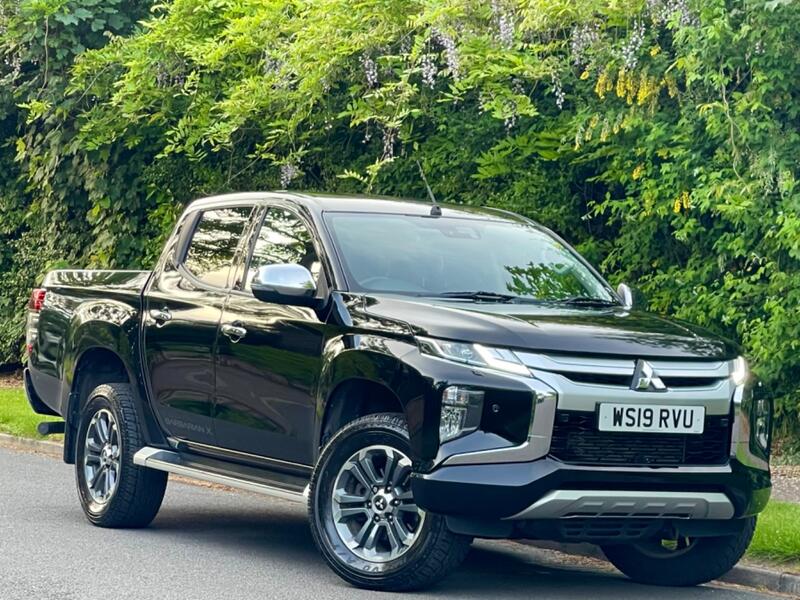 MITSUBISHI L200