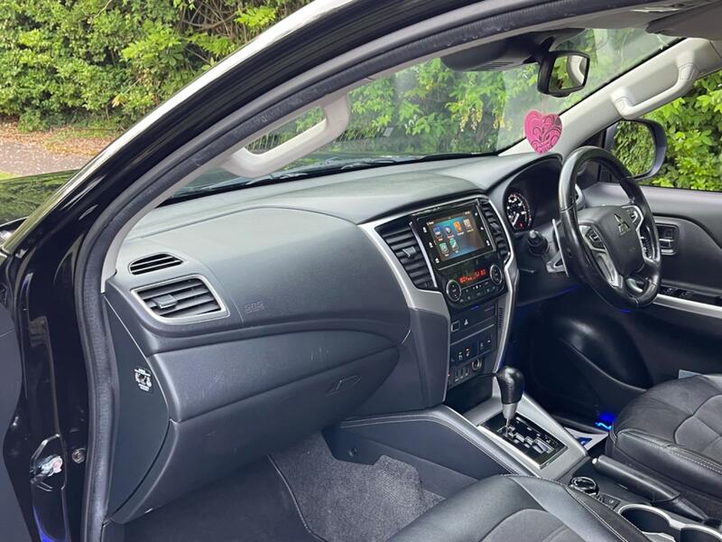 MITSUBISHI L200