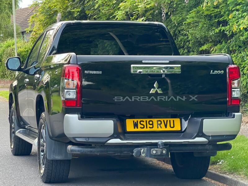 MITSUBISHI L200