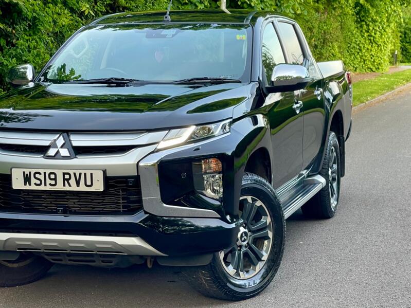 MITSUBISHI L200