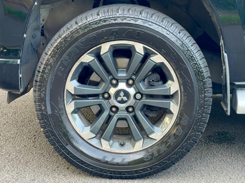 MITSUBISHI L200