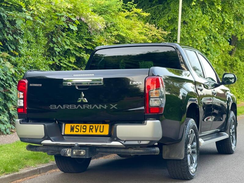 MITSUBISHI L200