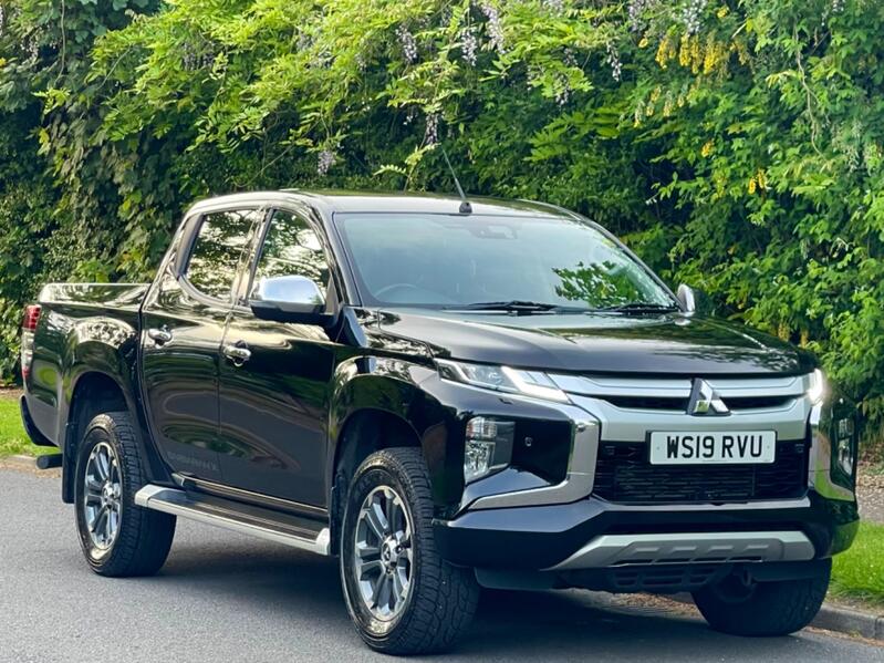 MITSUBISHI L200