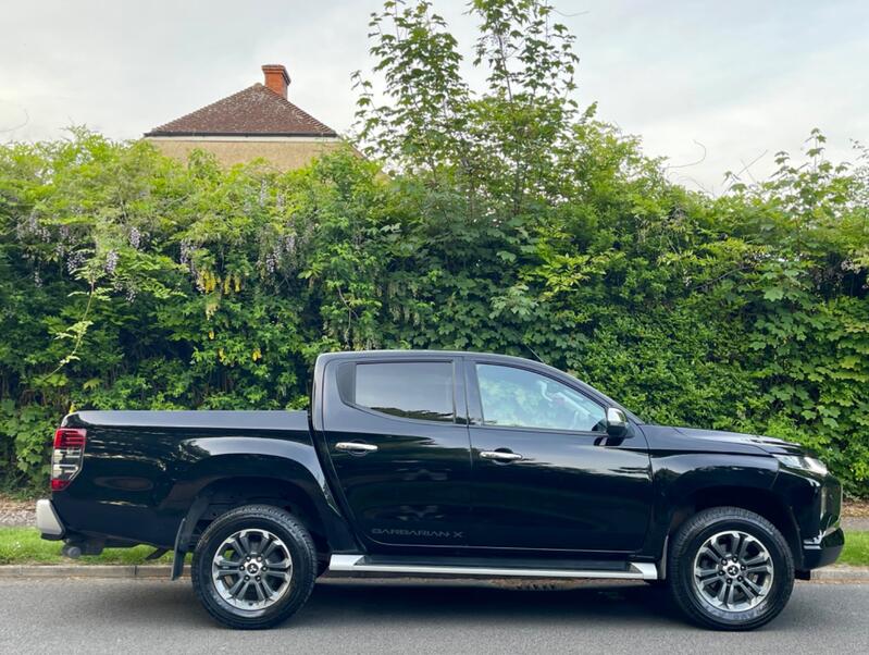 MITSUBISHI L200