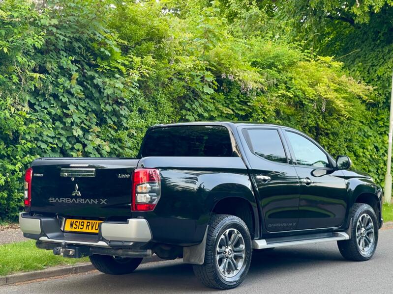 MITSUBISHI L200