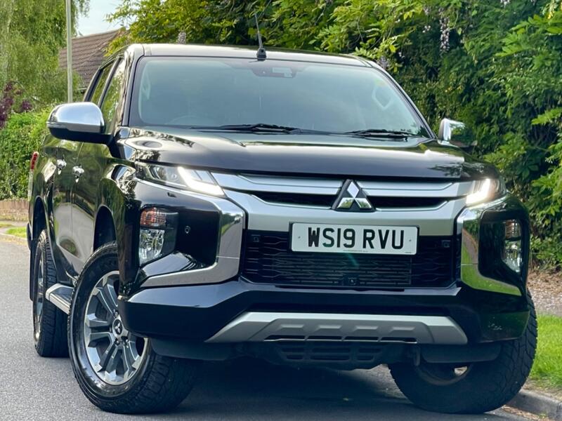 MITSUBISHI L200