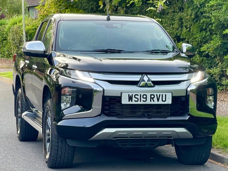 MITSUBISHI L200