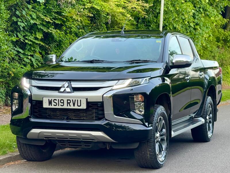 MITSUBISHI L200