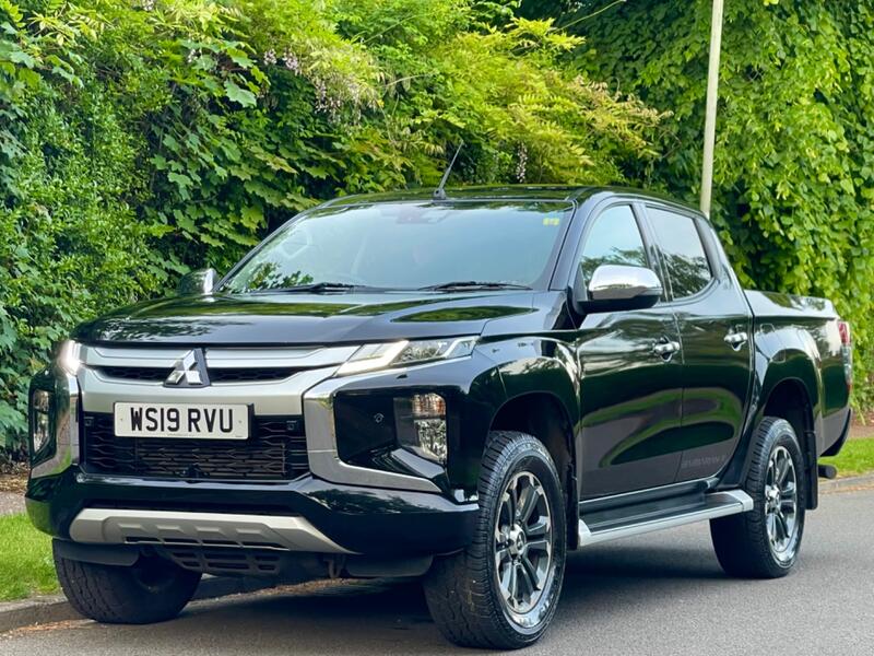 MITSUBISHI L200