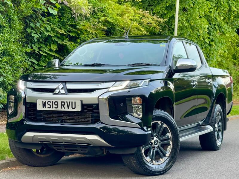 MITSUBISHI L200