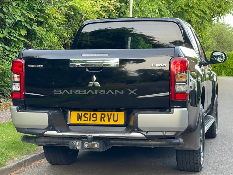 MITSUBISHI L200