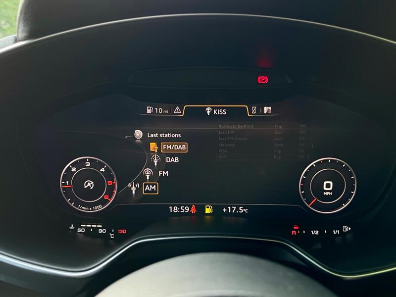 AUDI TT