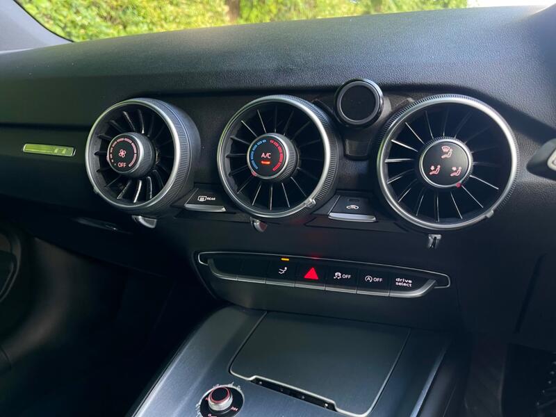 AUDI TT