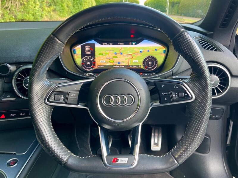 AUDI TT