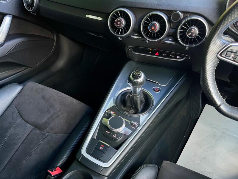 AUDI TT