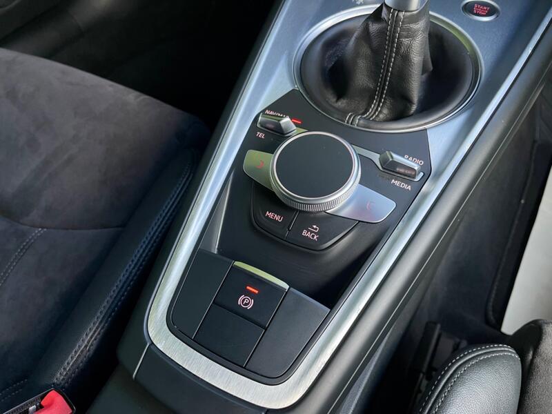AUDI TT