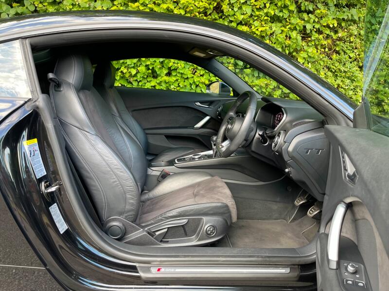 AUDI TT