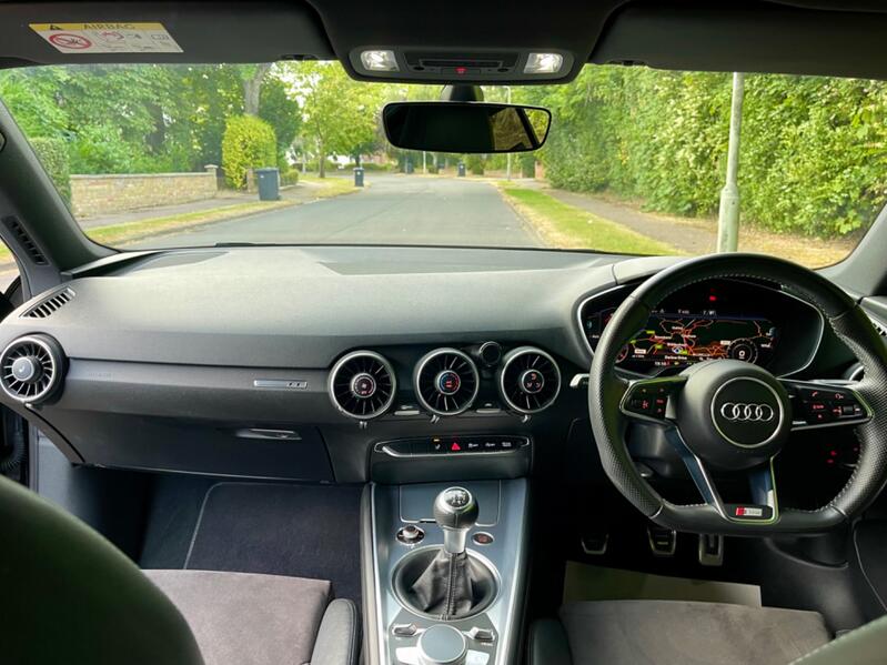 AUDI TT