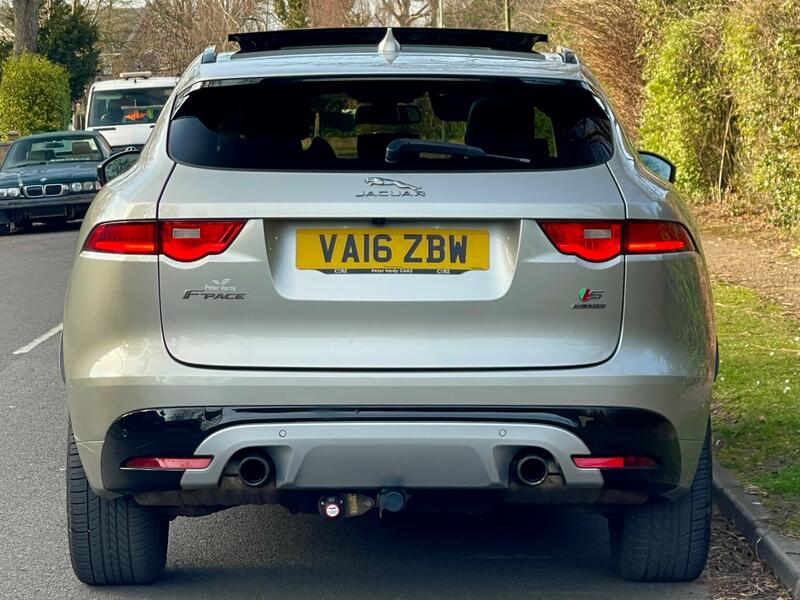 JAGUAR F-PACE