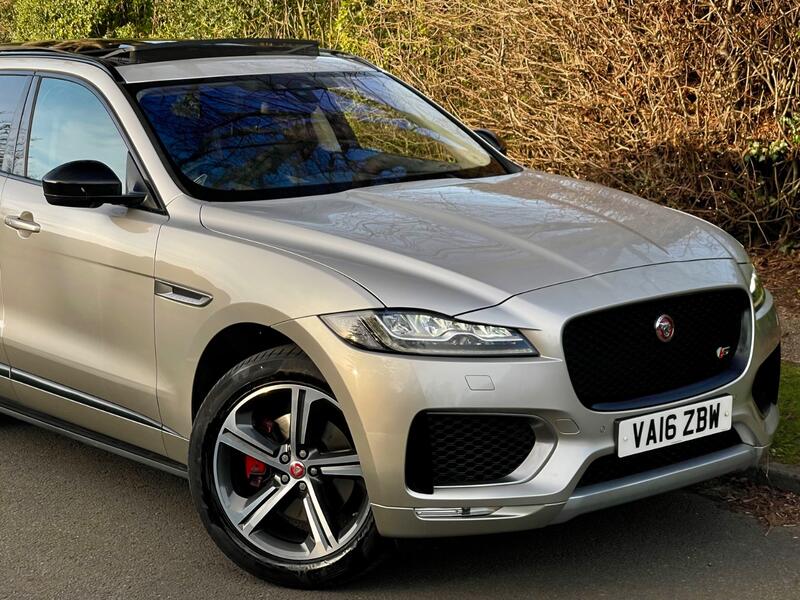 JAGUAR F-PACE