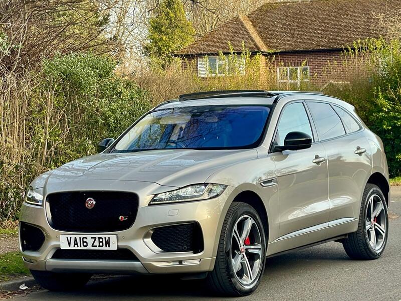 JAGUAR F-PACE