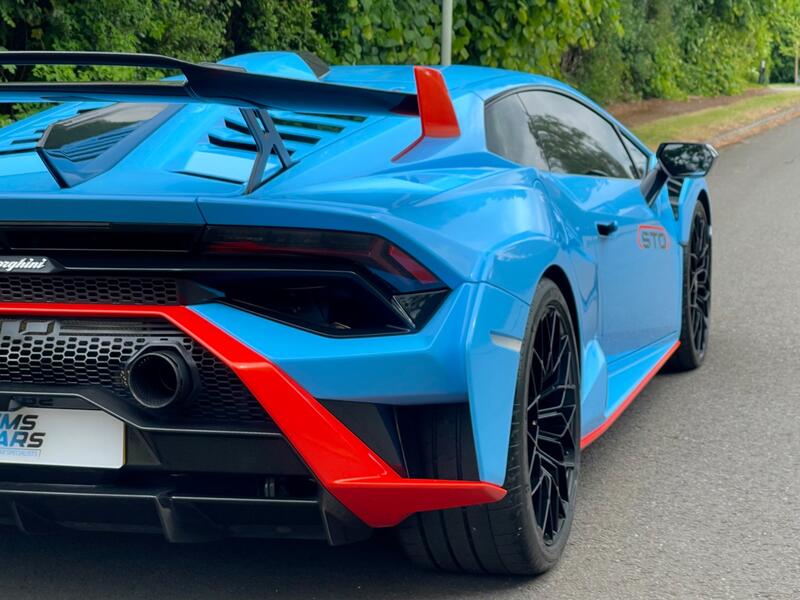 LAMBORGHINI HURACAN