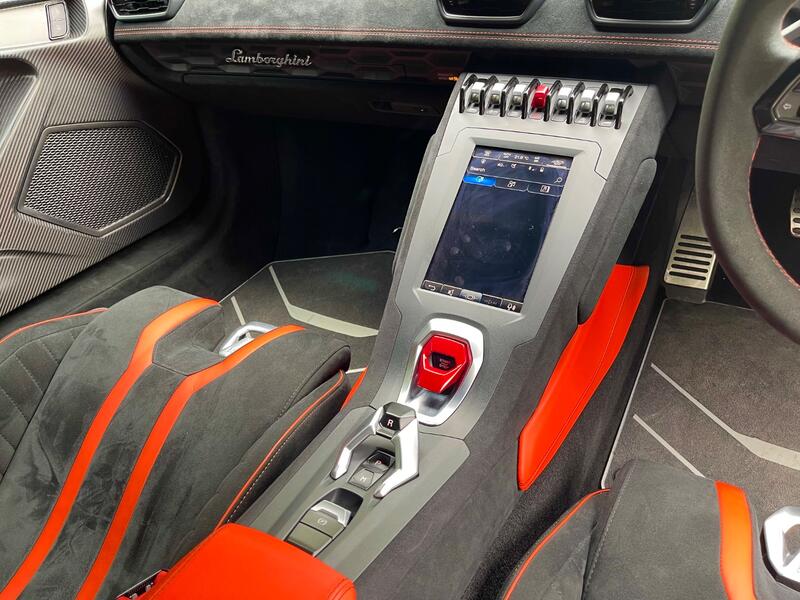 LAMBORGHINI HURACAN