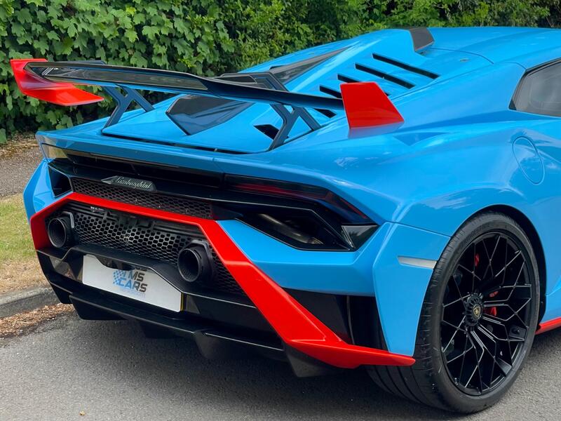 LAMBORGHINI HURACAN